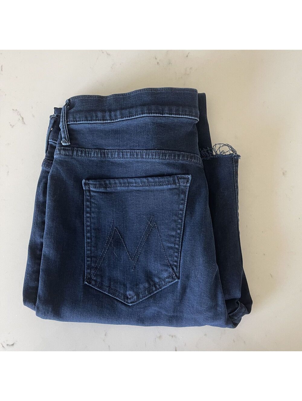 MOTHER Jeans - The Weekender Fray - Wash: Chip On My Shoulder - Size 33 - NWT